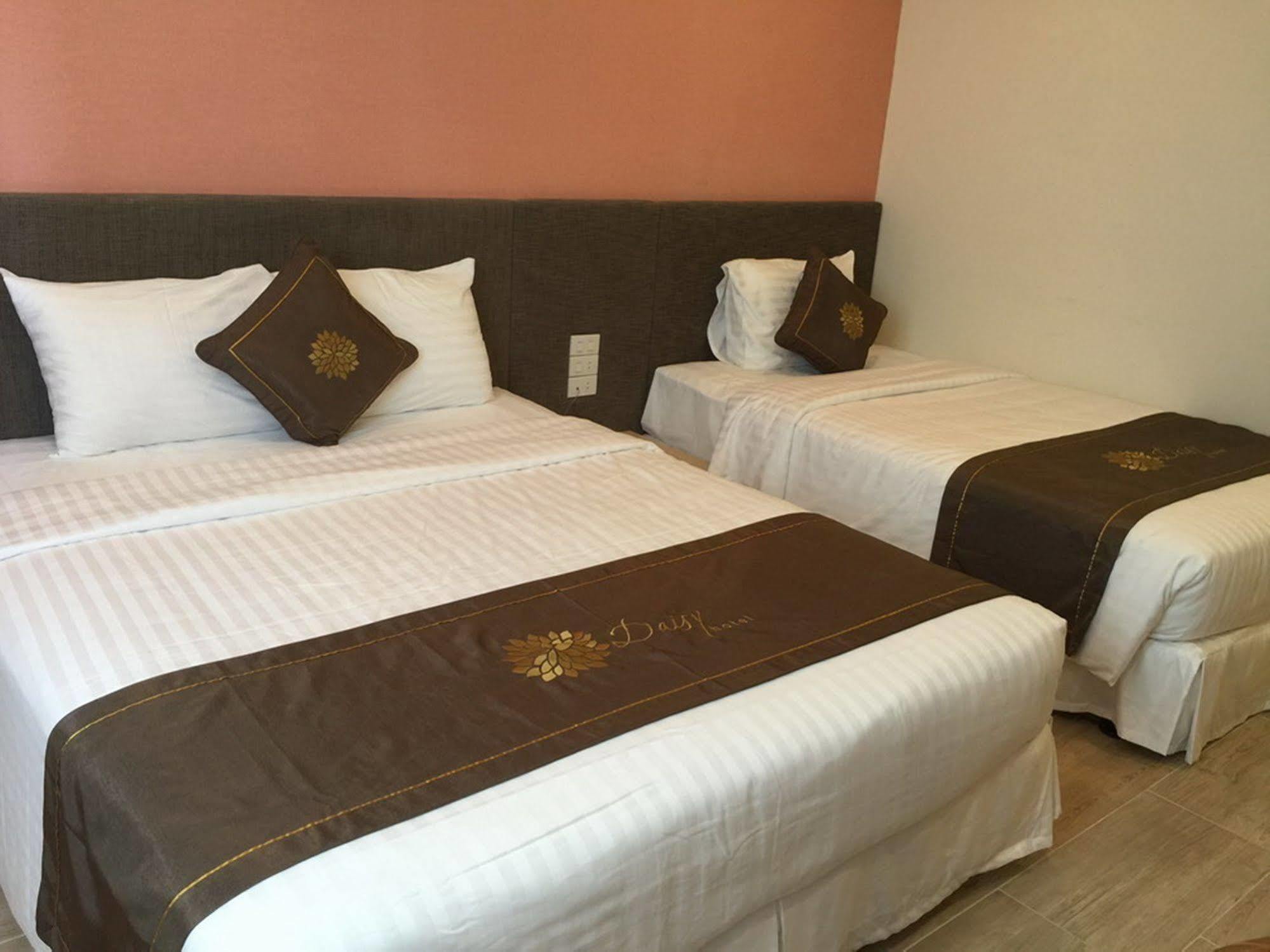 Daisy Hotel Nha Trang Exterior photo