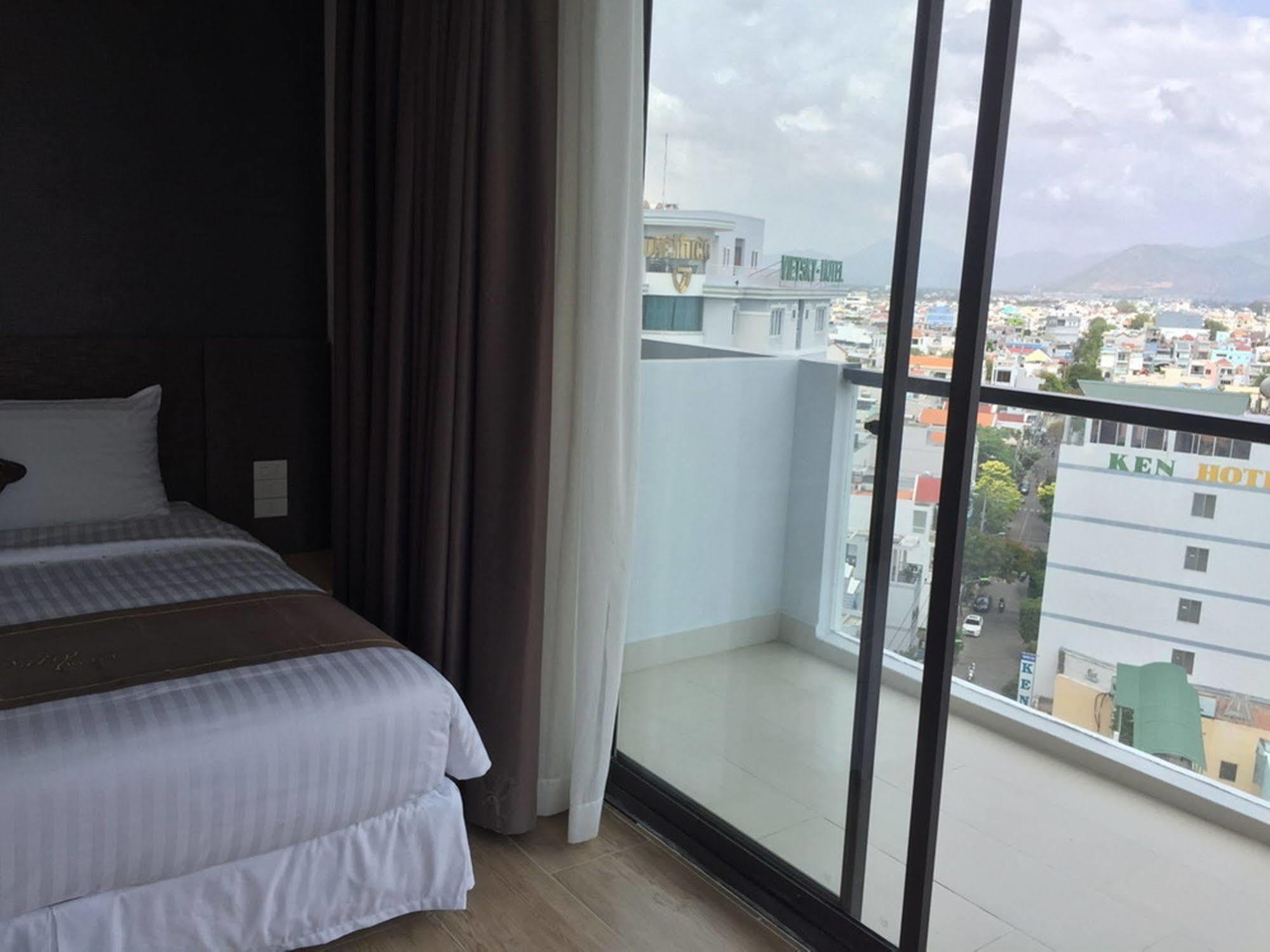Daisy Hotel Nha Trang Exterior photo