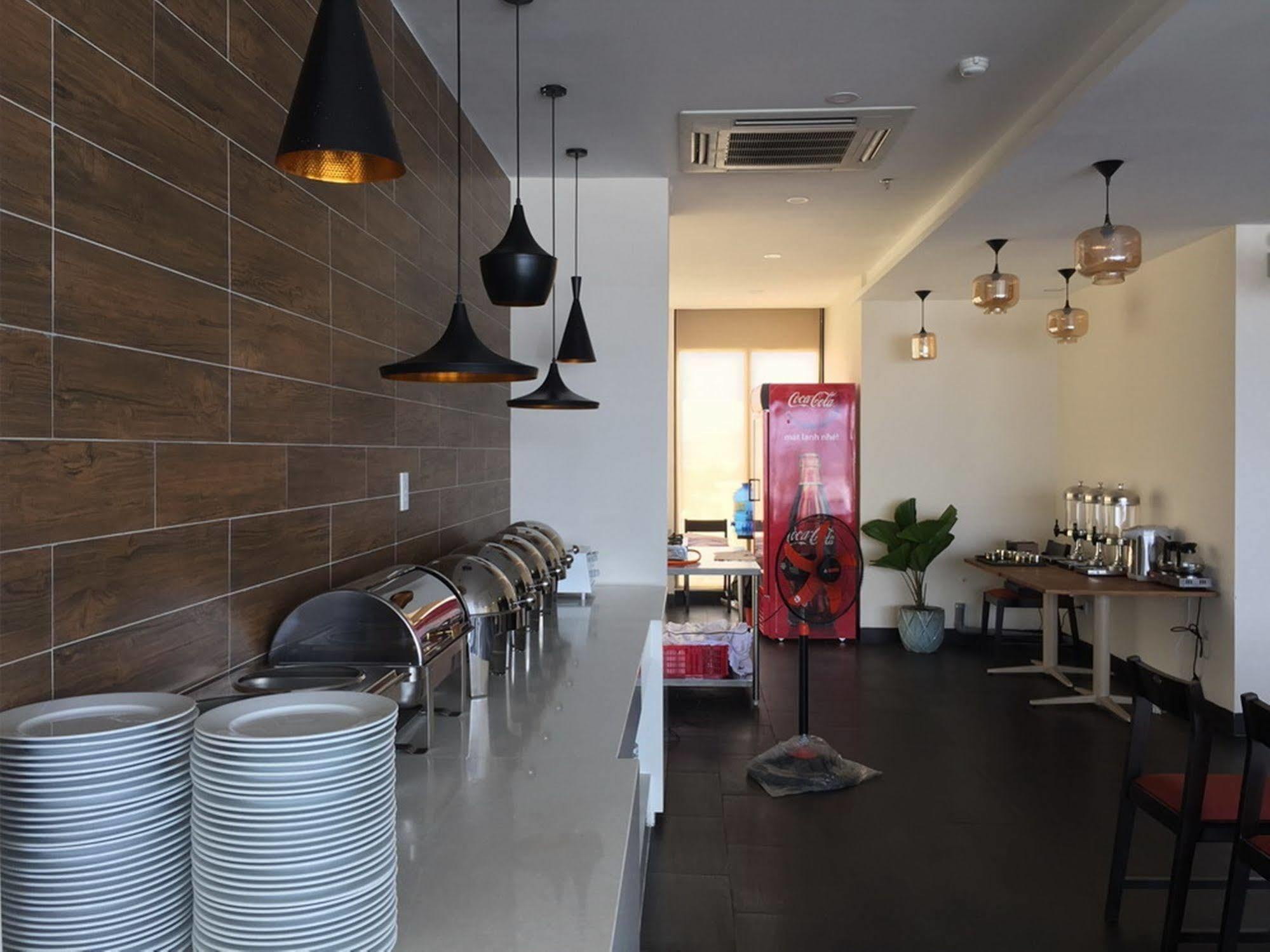 Daisy Hotel Nha Trang Exterior photo