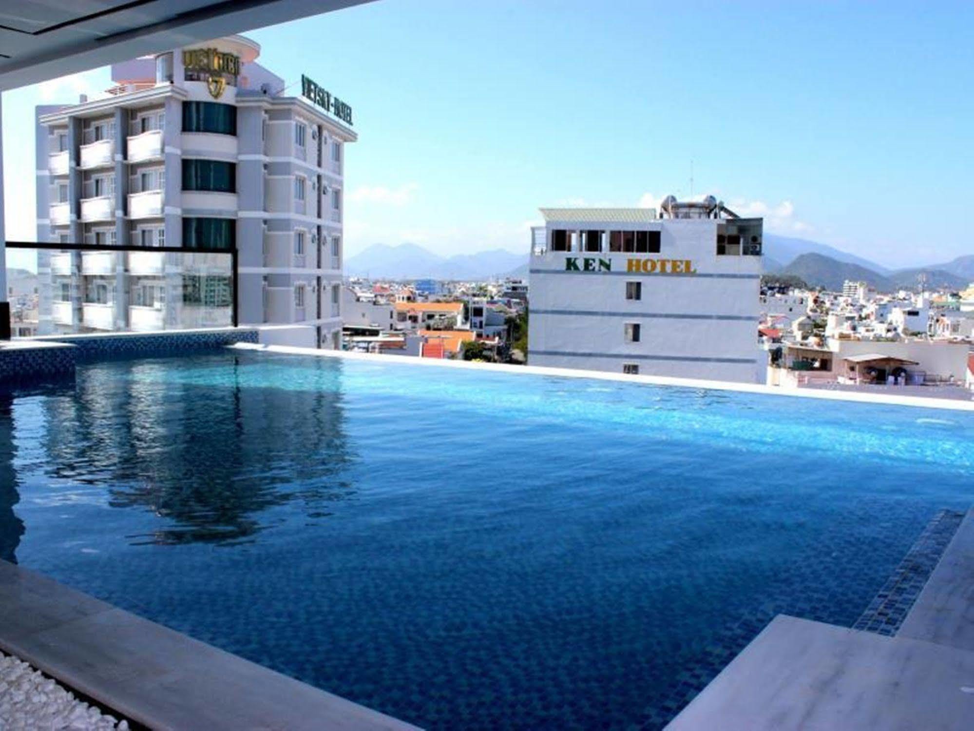 Daisy Hotel Nha Trang Exterior photo