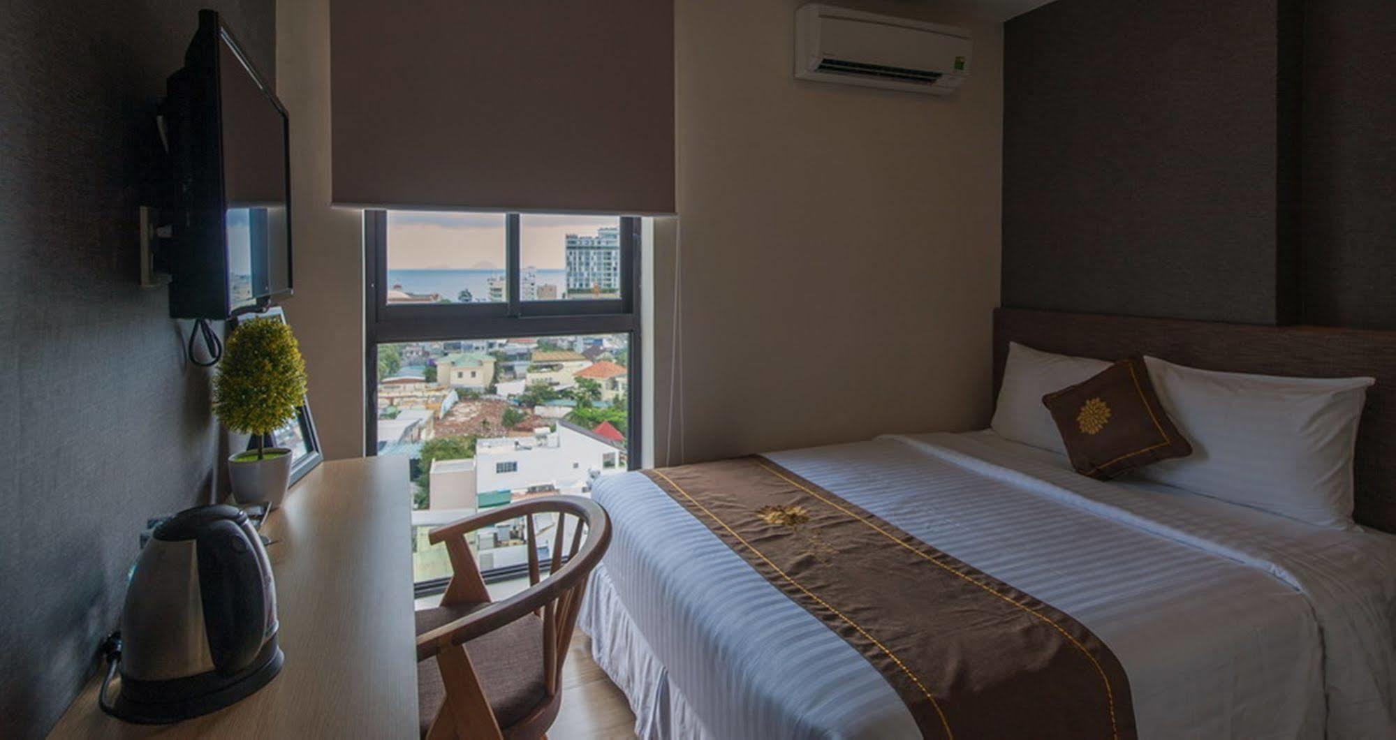Daisy Hotel Nha Trang Exterior photo