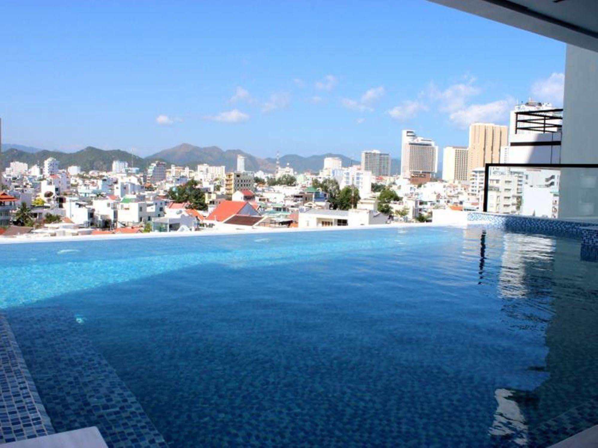 Daisy Hotel Nha Trang Exterior photo